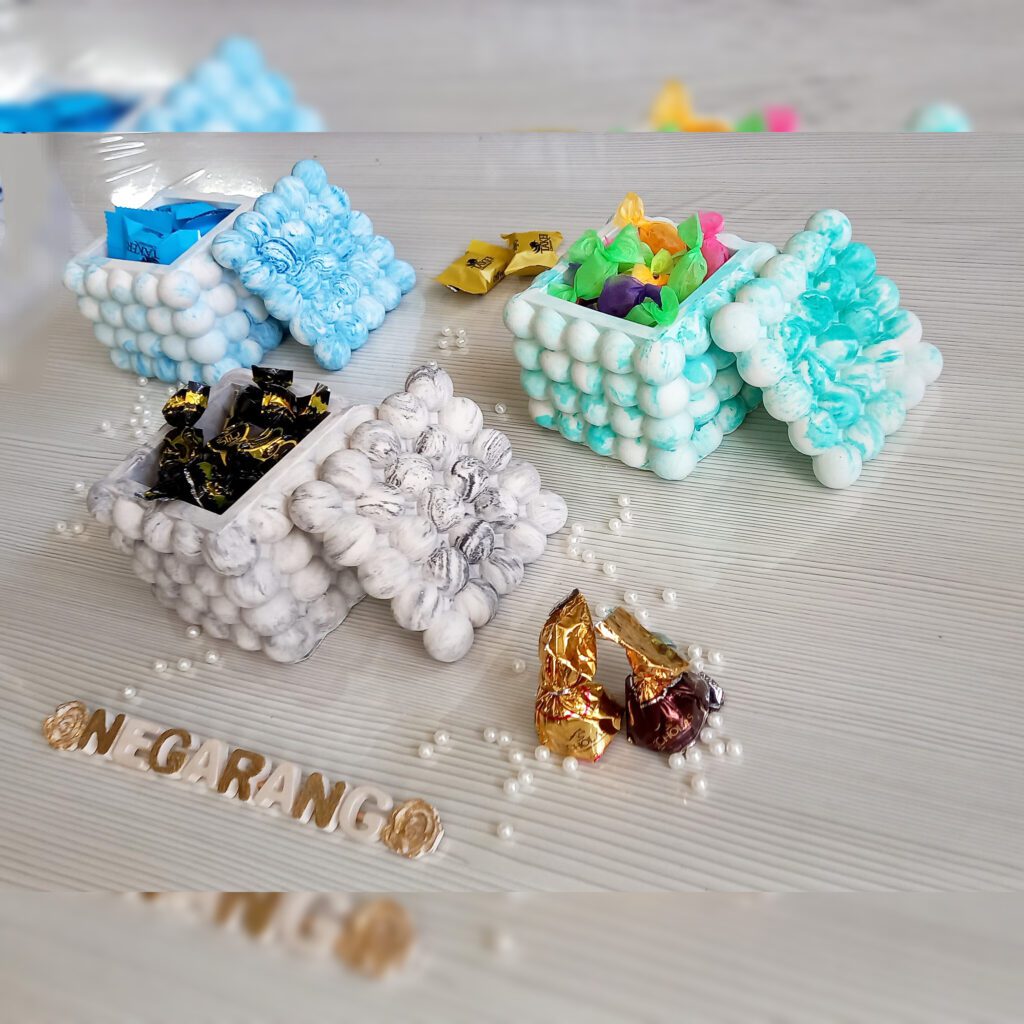 شکلات خوری طوسی