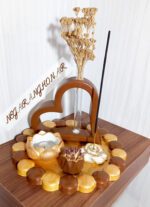 ست دکوری چند تکه شامل گلدان و شیشه، جای شمع ، جای عود و جای کبریت، سینی