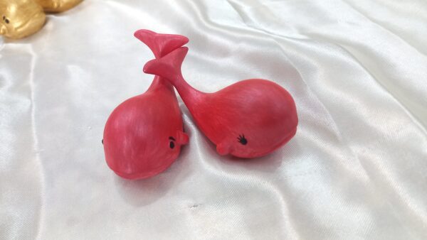 مجسمه نهنگ دکوری مینیاتوری قرمز